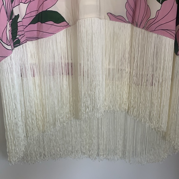 NWT Floral tunic with fringe detail - Picture 5 of 5